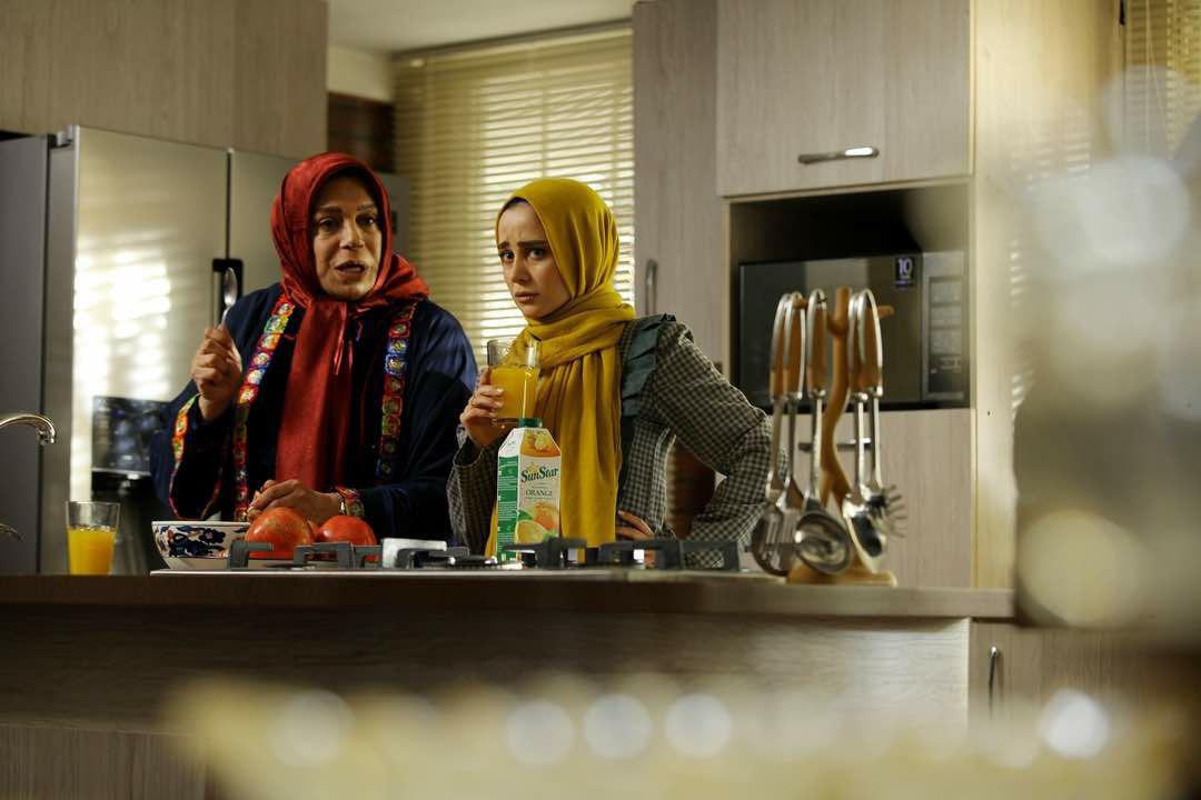 الناز حبیبی و گوهر خیراندیش در فیلم سینمایی دشمن زن