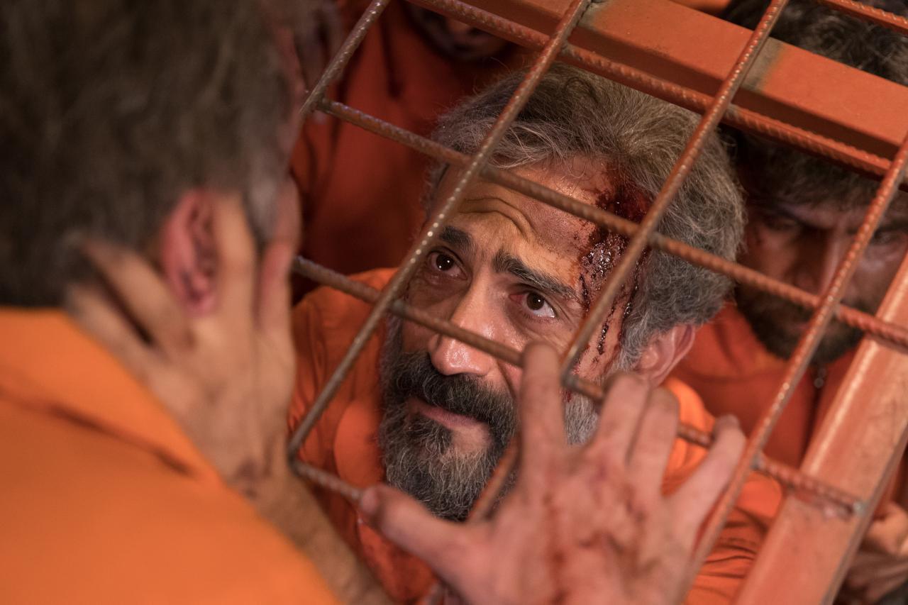 هادی حجازی فر در فیلم سینمایی به وقت شام