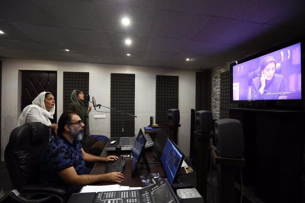 منیژه حکمت در پشت صحنه فیلم سینمایی جاده قدیم منیژه حکمت در پشت صحنه فیلم سینمایی جاده قدیم