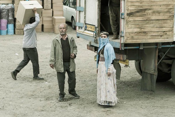 سعید آقاخانی و نسرین مرادی در فیلم سینمایی کامیون