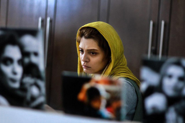 بهار کاتوزی در فیلم سینمایی شنل بهار کاتوزی در فیلم سینمایی شنل