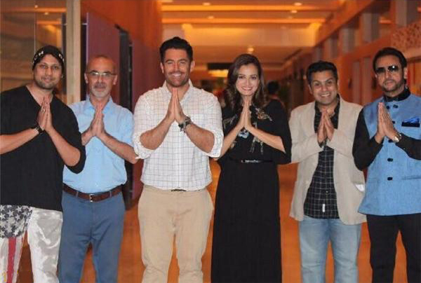 جایگزینی فیلم فارسی دهه پنجاهی به جای واقعیت دهه ۵۰