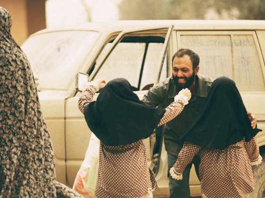 صابرابر در فیلم ویلاییها صابرابر در فیلم ویلاییها