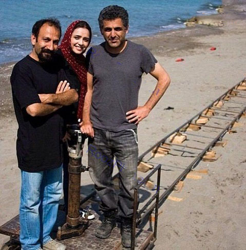 اصغر فرهادی و ترانه علیدوستی در پشت صحنه فیلم درباره الی