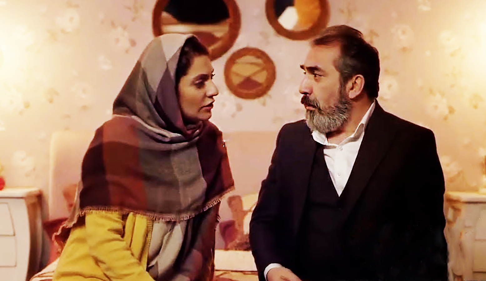 سیامک انصاری و مهناز افشار در سریال گلشیفته