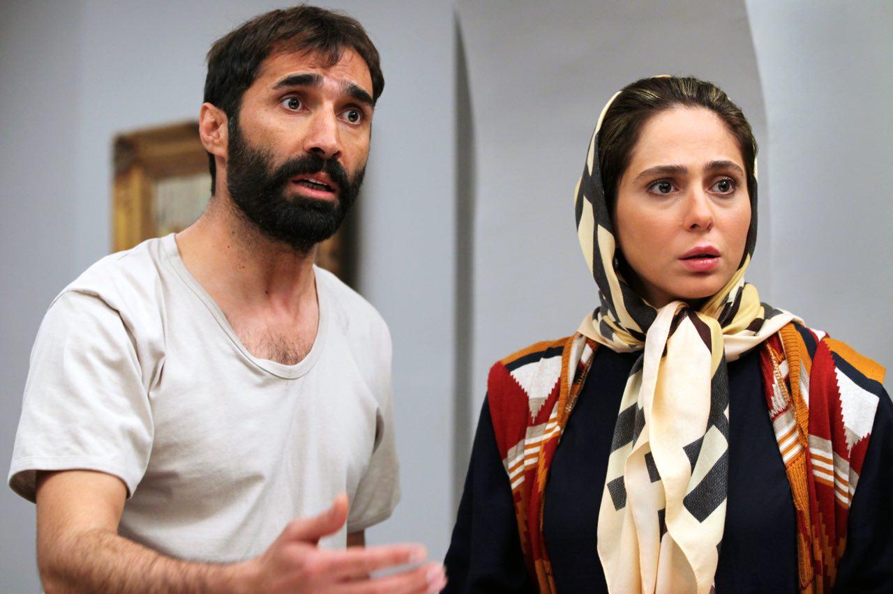 رعنا  آزادی‌ور و هادی کاظمی در فیلم سینمایی به وقت خماری 