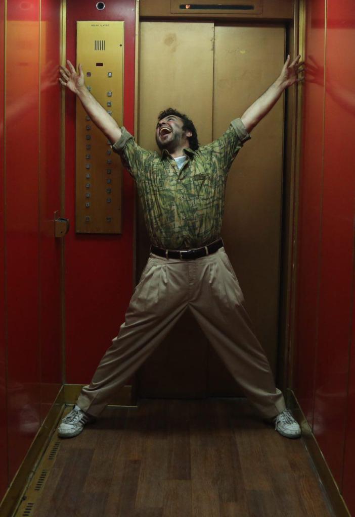 رضا عطاران در فیلم نهنگ عنبر 2 رضا عطاران در فیلم نهنگ عنبر 2