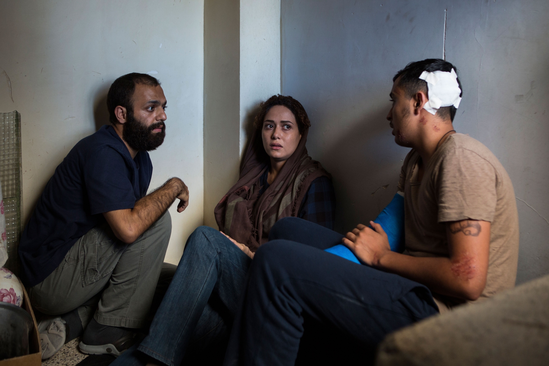 پریناز ایزدیار و صابر ابر در فیلم تابستان داغ