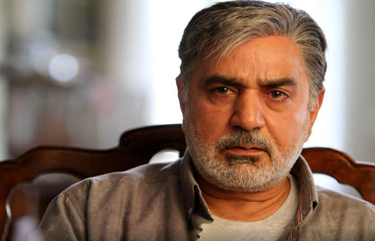 پرویز پرستویی در فیلم قاتل اهلی