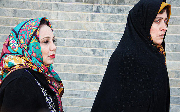 مهتاب کرامتی و بهنوش بختیاری در فیلم ماجان