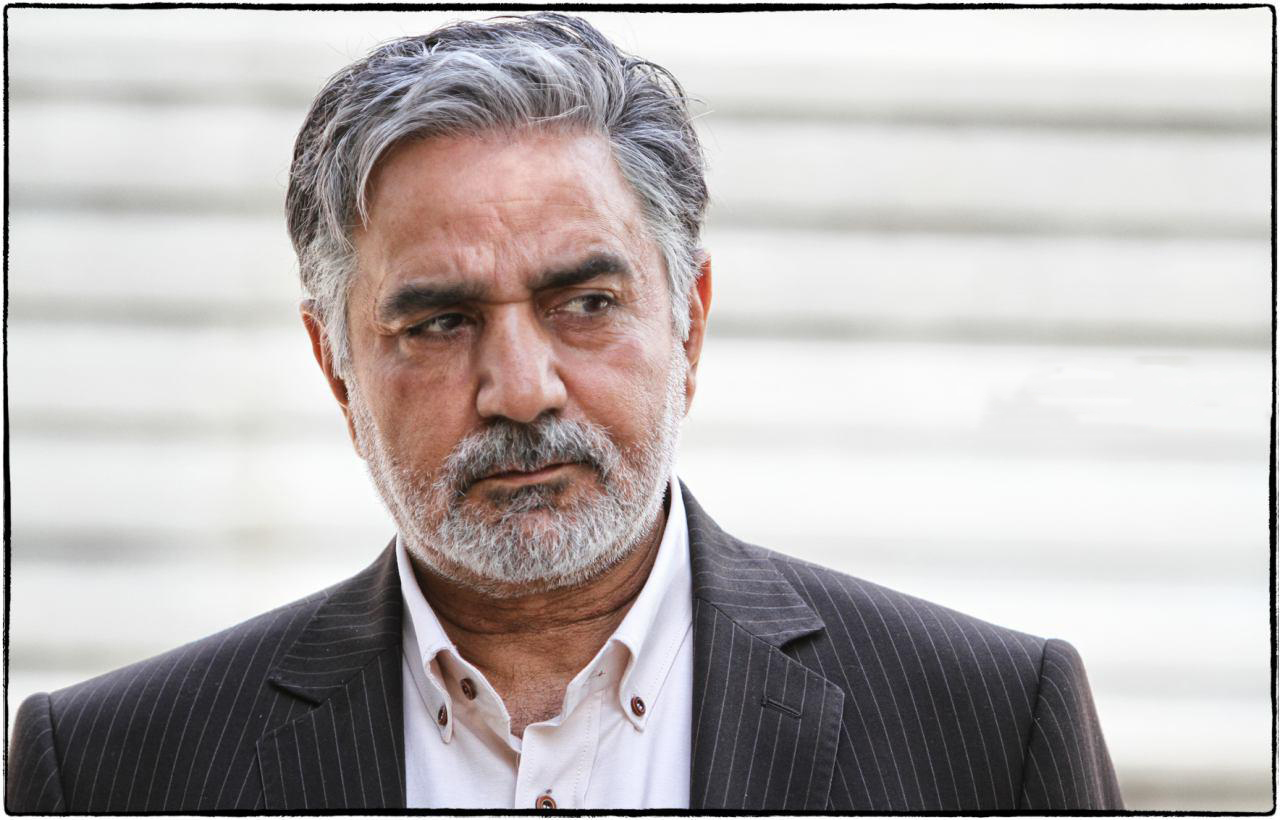 پرویز پرستویی در فیلم قاتل اهلی پرویز پرستویی در فیلم قاتل اهلی