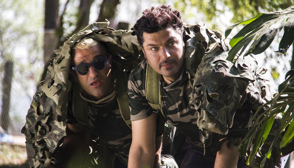 پژمان جمشیدی و سام درخشانی در فیلم سینمایی تگزاس پژمان جمشیدی و سام درخشانی در فیلم سینمایی تگزاس