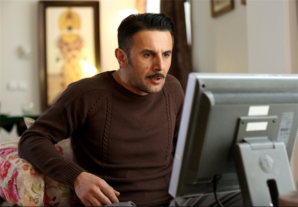 امین حیایی در فیلم سه بیگانه امین حیایی در فیلم سه بیگانه