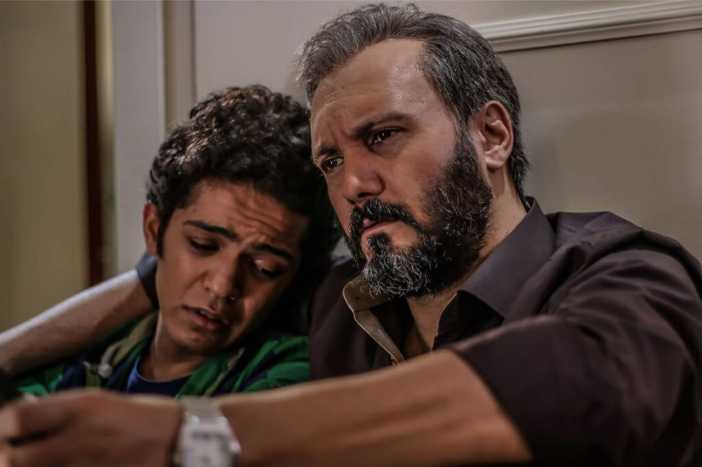 زیر پای مادر زیر پای مادر