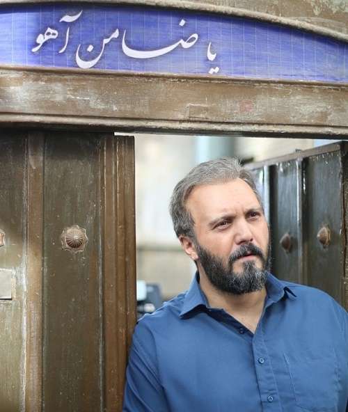 کامبیز دیرباز در سریال تلوزیونی زیر پای مادر