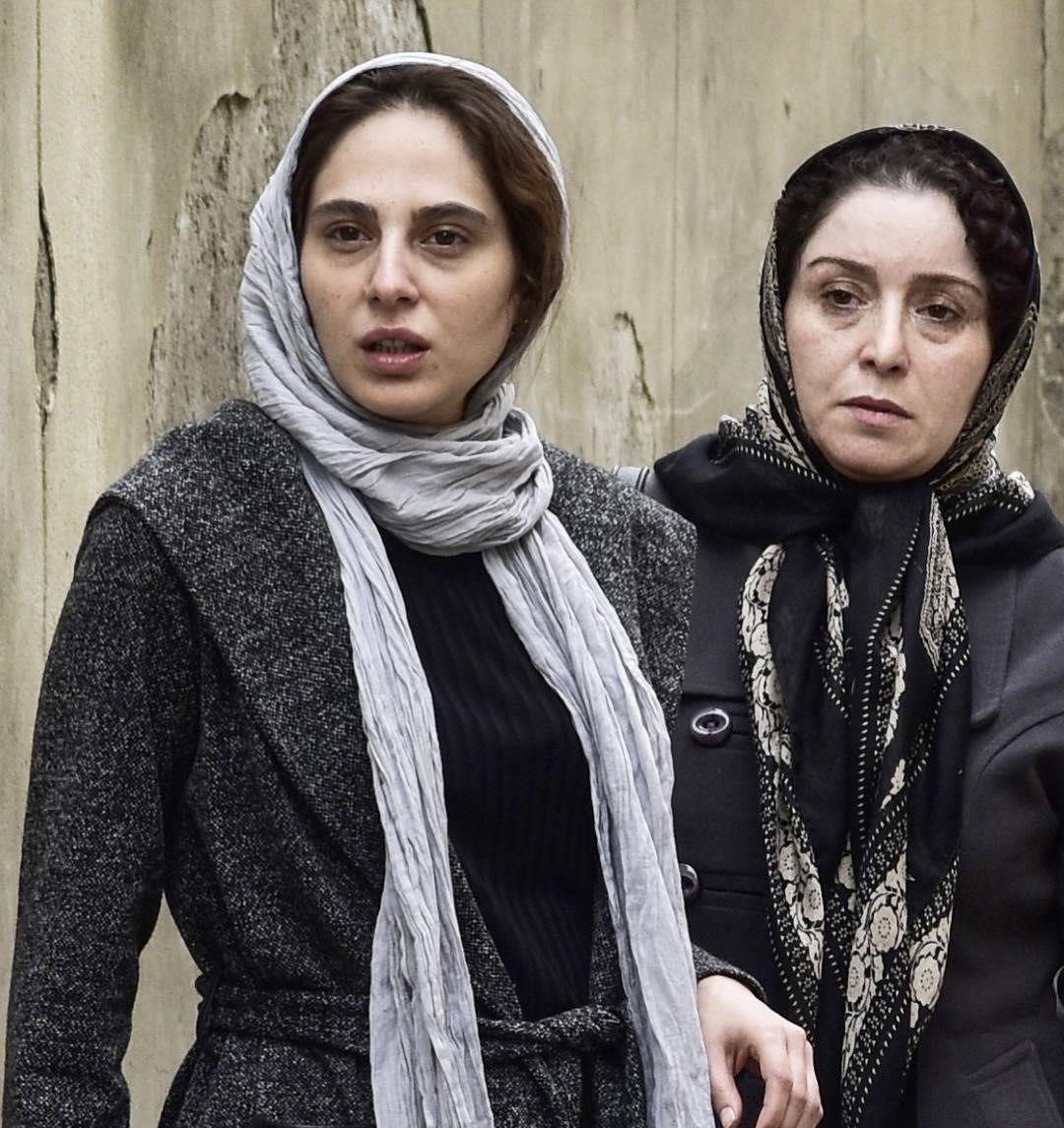 رعنا آزادیور و ژاله صامتی در فیلم سینمایی در وجه حامل رعنا آزادیور و ژاله صامتی در فیلم سینمایی در وجه حامل