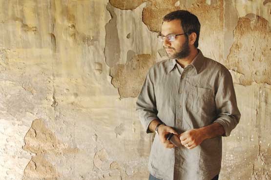 صابر ابر در فیلم آسمان زرد کم عمق