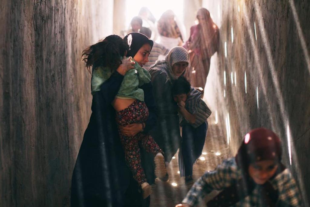 پریناز ایزدیار در فیلم ویلاییها پریناز ایزدیار در فیلم ویلاییها