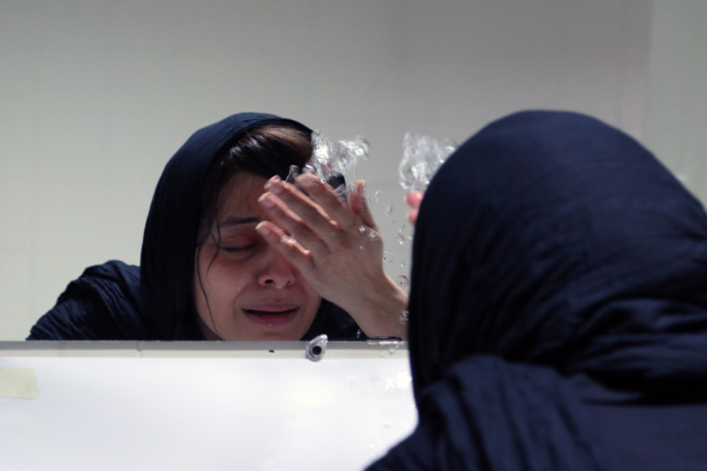 ساره بیات در فیلم زرد