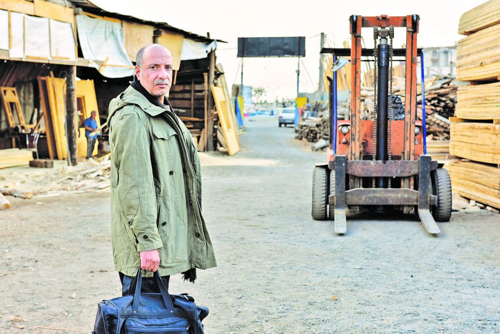 امیر جعفری در فیلم آزاد به قید شرط