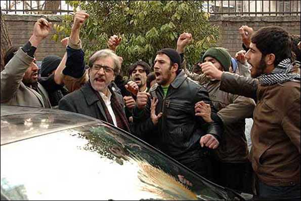 مسعود رایگان در نمایی از فیلم زادبوم