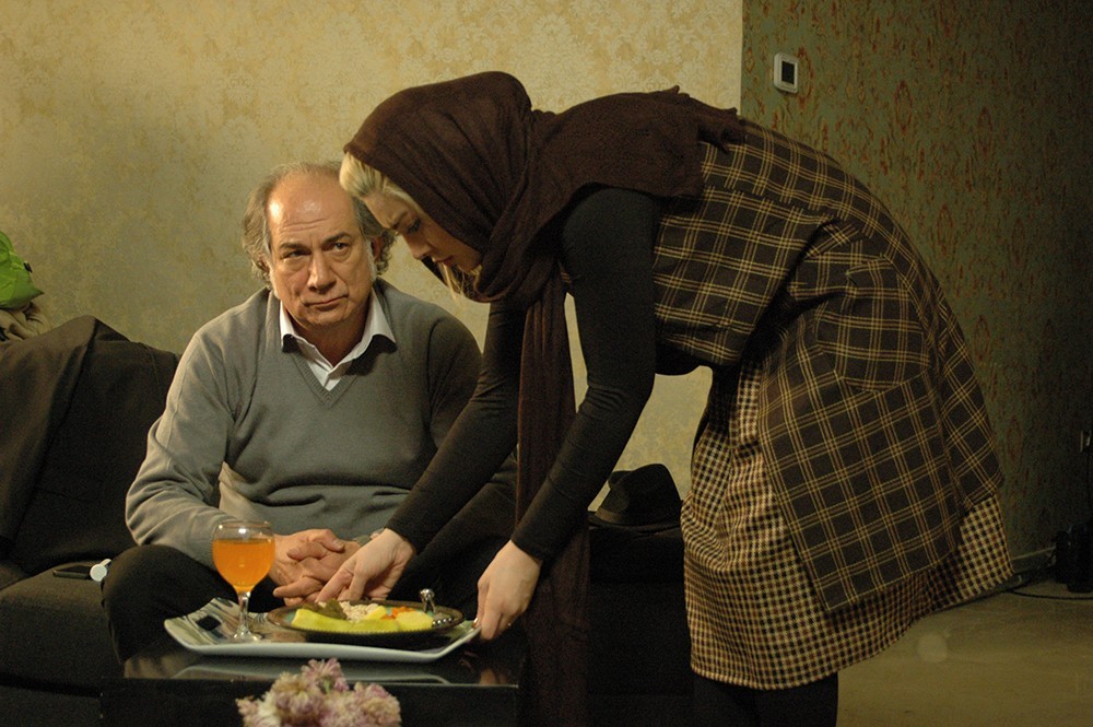 سحر قریشی و آتیلا پسیانی در فیلم سینمایی کارگر ساده نیازمندیم