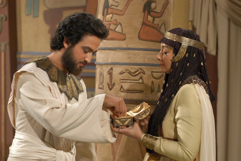 مصطفی زمانی و کتایون ریاحی در سریال یوسف پیامبر