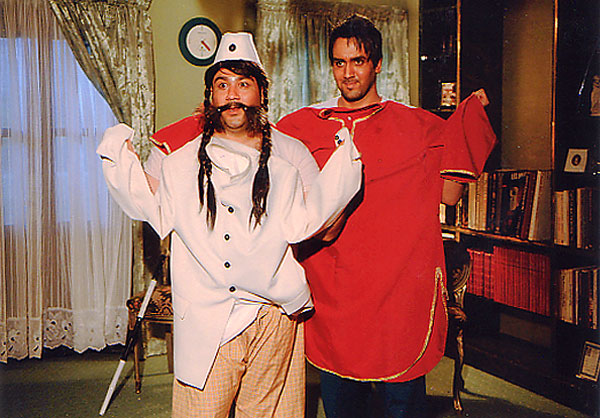 مهران غفوریان و پوریا پورسرخ در فیلم شیر و عسل مهران غفوریان و پوریا پورسرخ در فیلم شیر و عسل