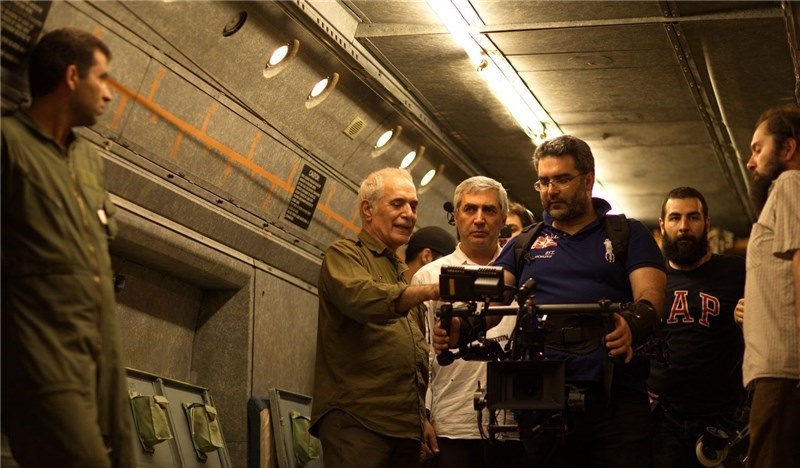 ابراهیم حاتمی‌کیا در پشت صحنه فیلم به وقت شام