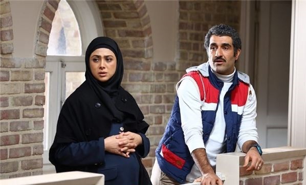 پژمان جمشیدی و آزاده صمدی در سریال دیوار به دیوار