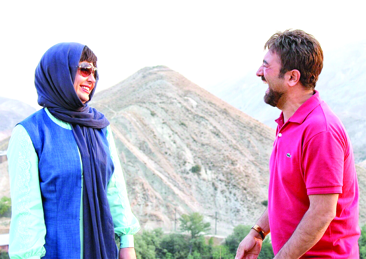 نیوشا ضیغمی و مجید صالحی در فیلم سینمایی دخترعمو پسرعمو
