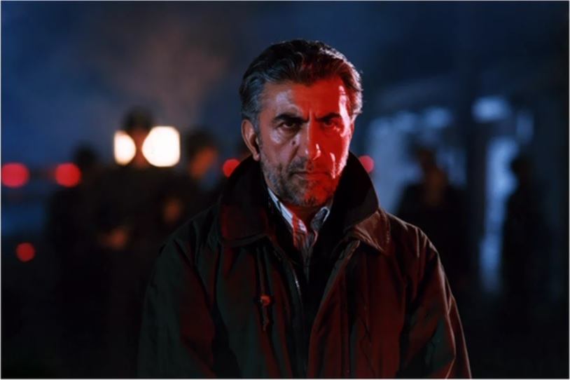 رضا کیانیان در فیلم آژانس شیشه‌ای