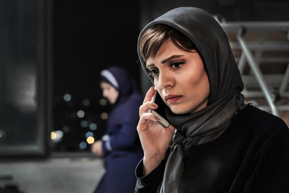 بهار کاتوزی در فیلم سینمایی شنل بهار کاتوزی در فیلم سینمایی شنل