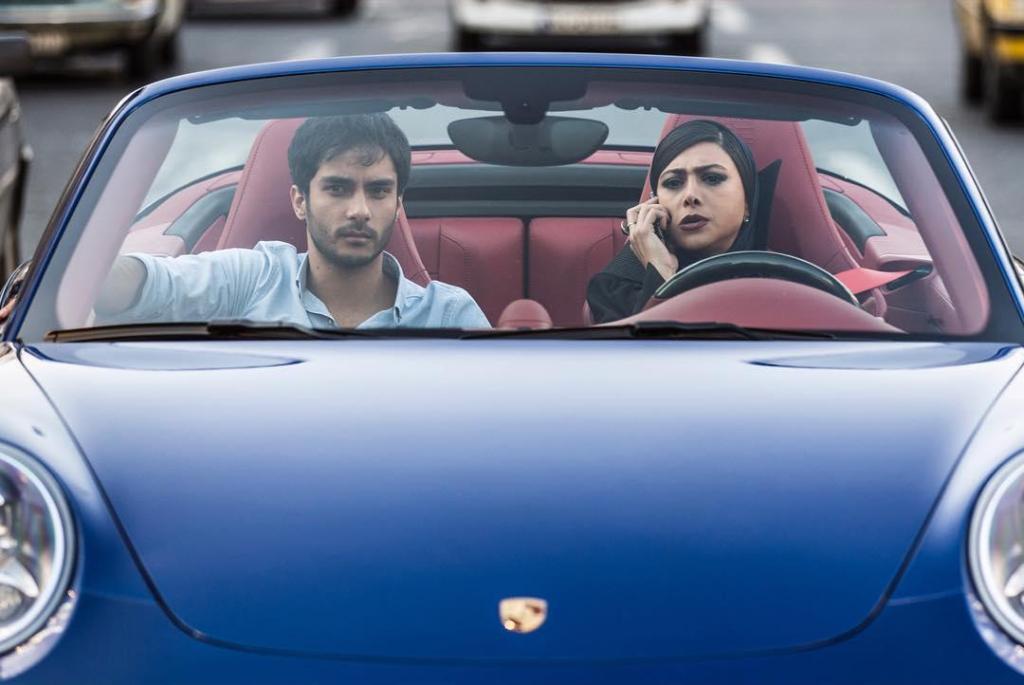 آزاده صمدی و ساعد سهیلی در فیلم 50 کیلو آلبالو آزاده صمدی و ساعد سهیلی در فیلم 50 کیلو آلبالو