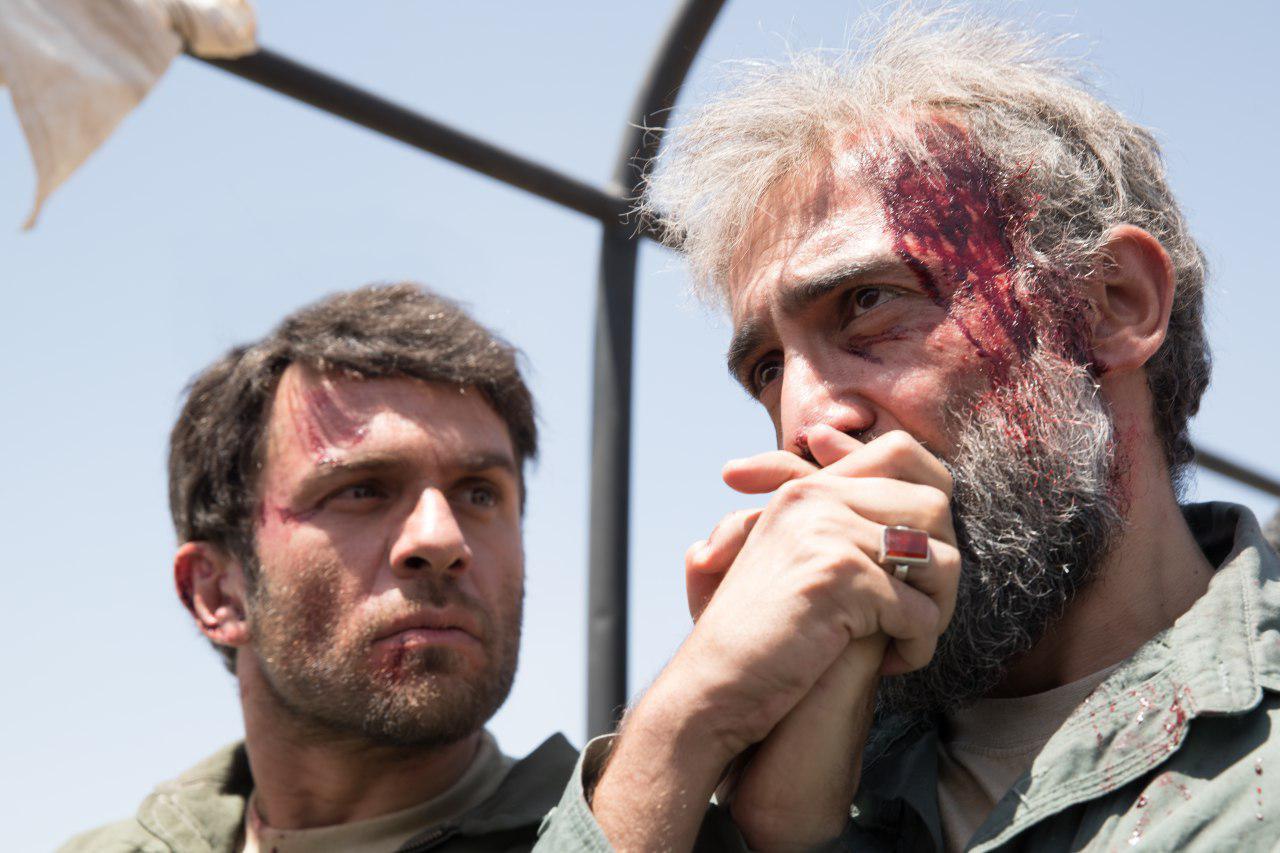 هادی حجازی فر و بابک حمیدیان در فیلم سینمایی به وقت شام