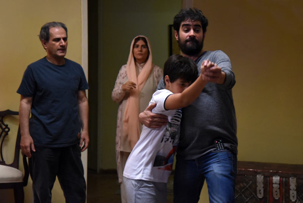 هنگامه قاضیانی و شهاب حسینی در فیلم برادرم خسرو