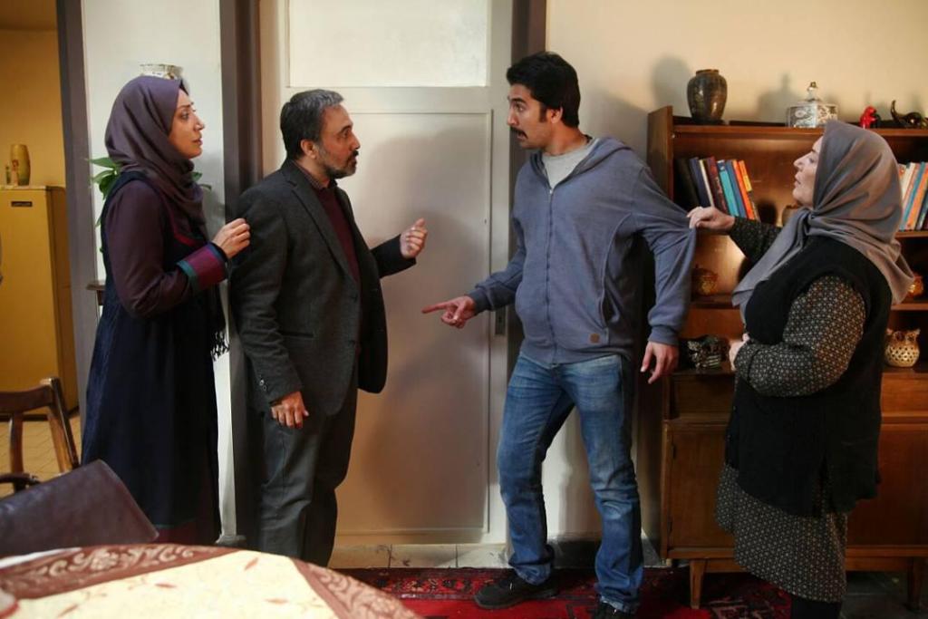 یادمان باشد داستان گفتن  خوب است، برای نشان دادن نکته قابل ذکری