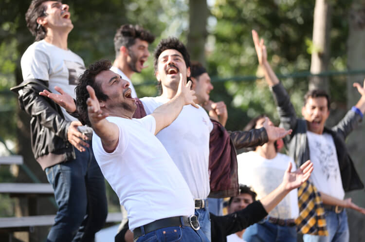 رضا عطاران در فیلم نهنگ عنبر 2