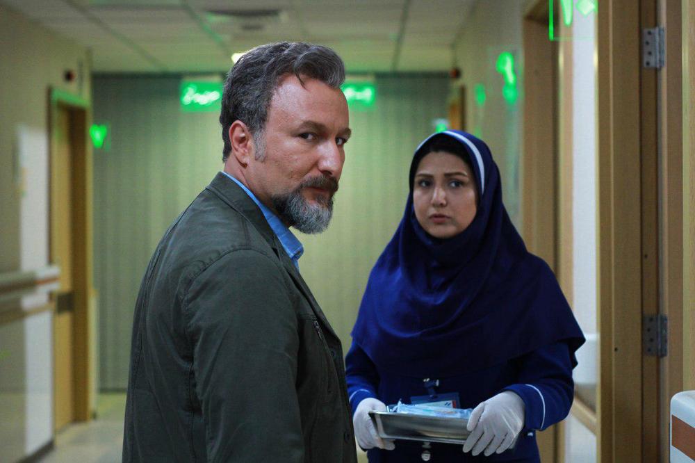 باران کوثری و رضا بهبودی در فیلم شنل