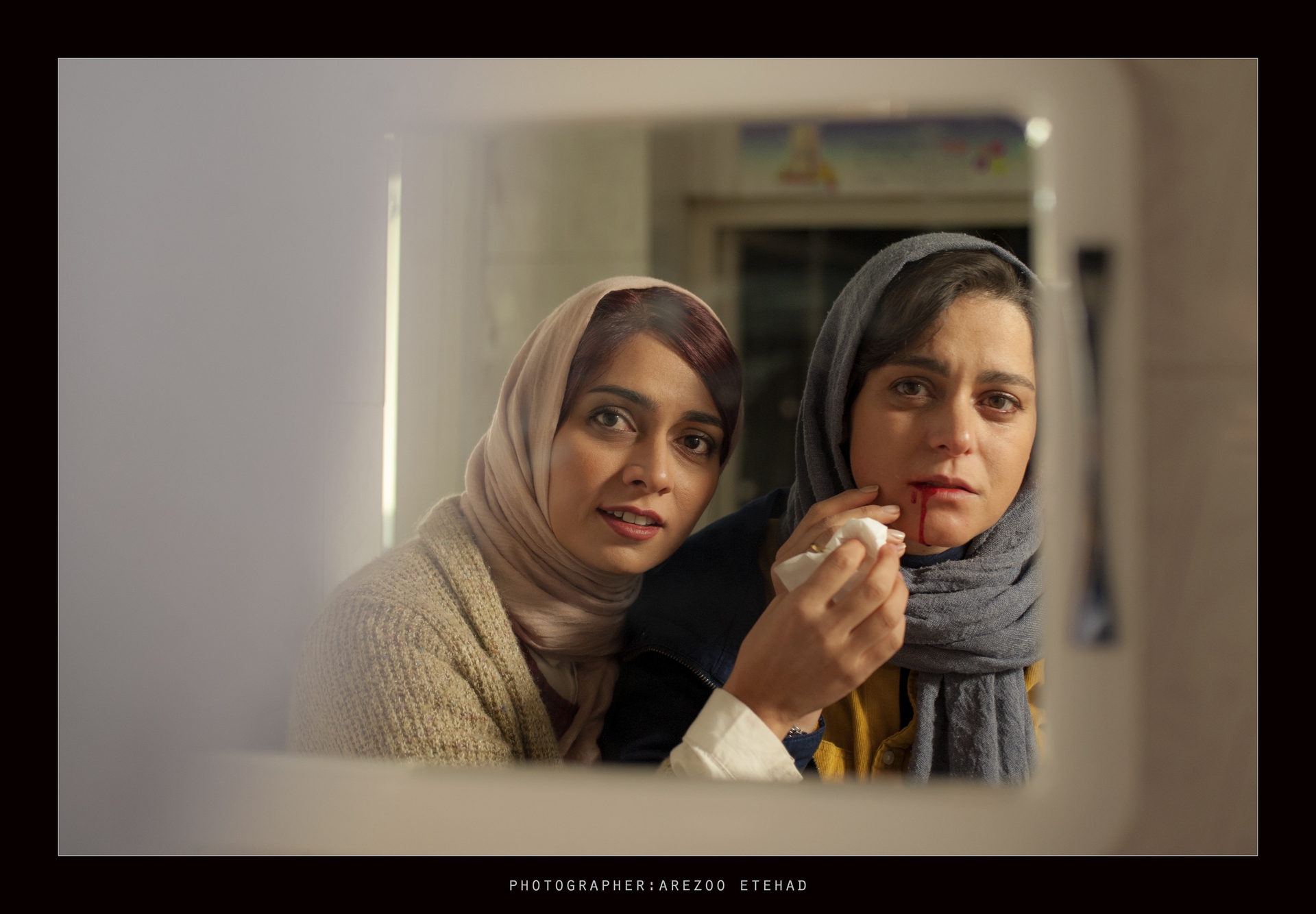 غزل شاکری و پگاه آهنگرانی در فیلم سارا و آیدا