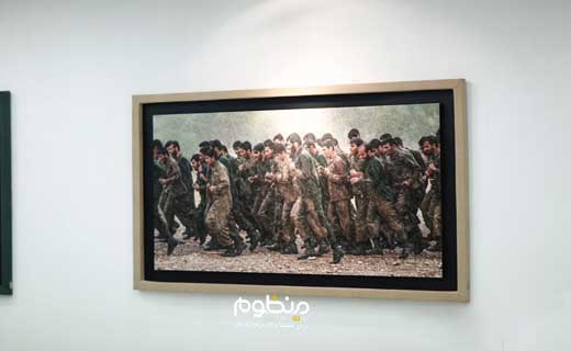  نمایشگاه عکس‌های فیلم «ایستاده درغبار» باحضورجمعی از هنرمندان افتتاح ‌شد.  