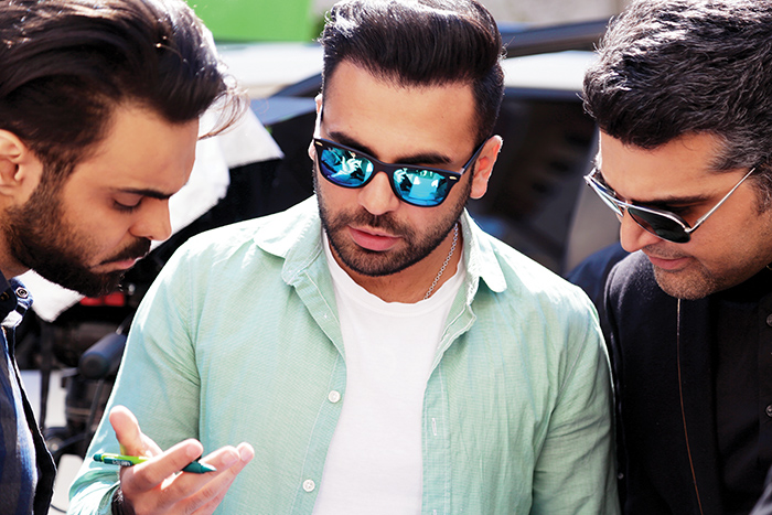 آدمی نیستم که به‌خاطر محدودیت شرایط در خانه بنشینم / تصاویر پشت صحنه