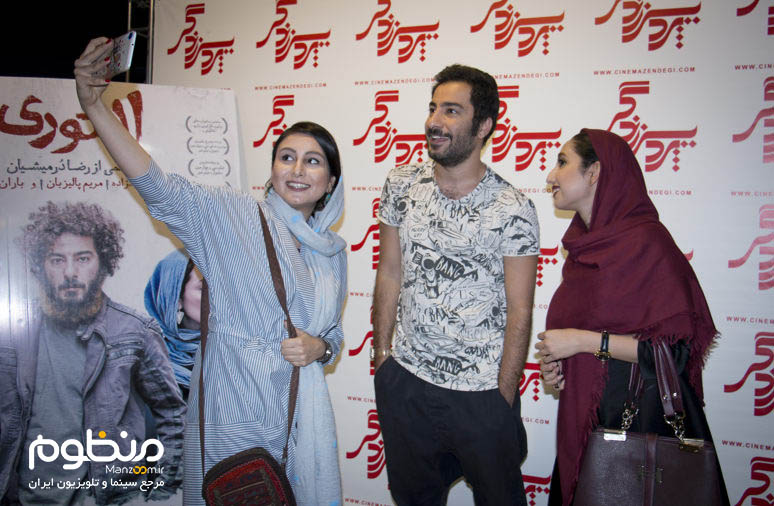 نوید محمدزاده با مردم به تماشای «لانتوری» نشست