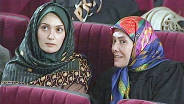 آتنه فقیه نصیری در سریال «کت جادویی» ساخته‌ی محمدحسین لطیفی