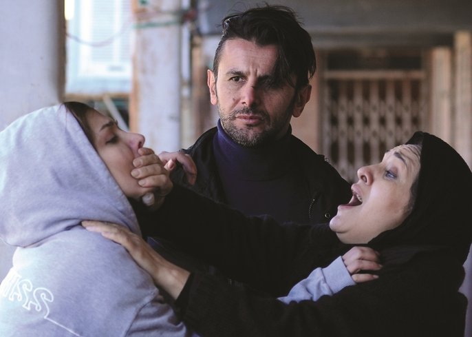 رویا نونهالی در فیلم سینمایی «هلن» به کارگردانی علی اکبر ثقفی