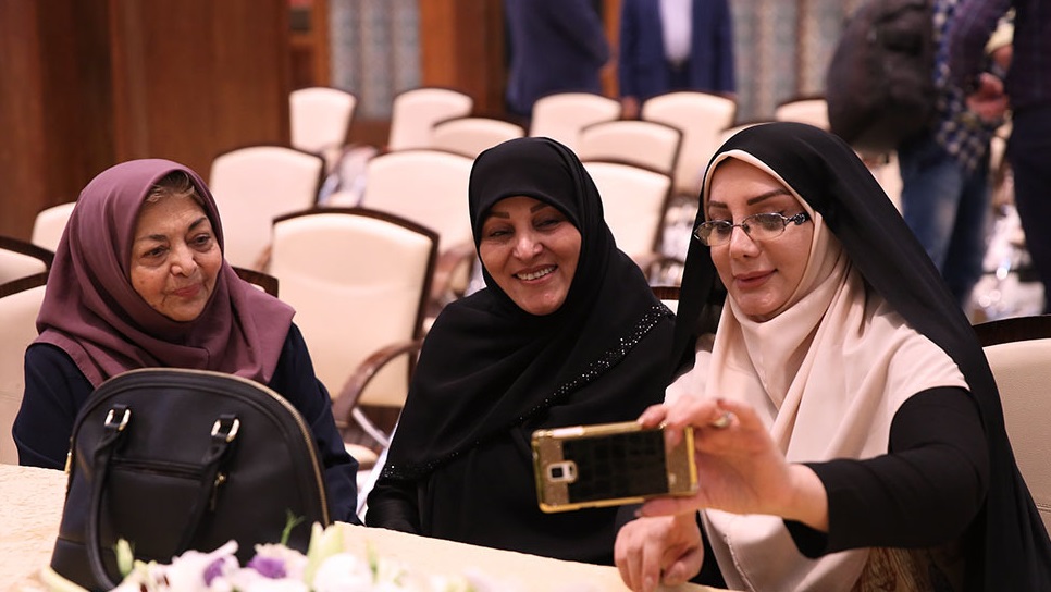 نشست مجریان و گویندگان