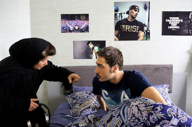 زیر سقف دودی