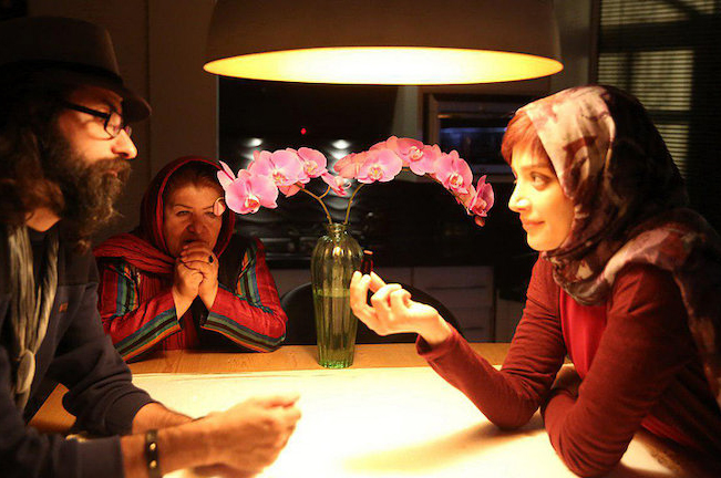 زیر سقف دودی