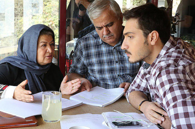 زیر سقف دودی