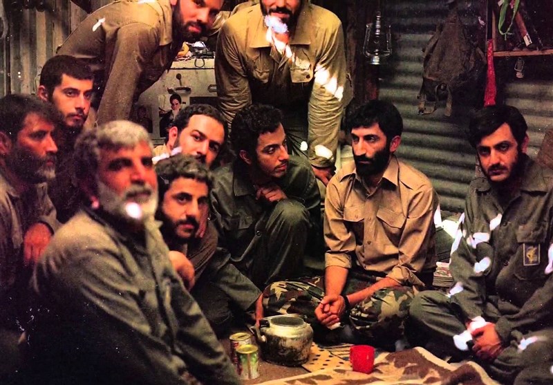 ایستاده در غبار